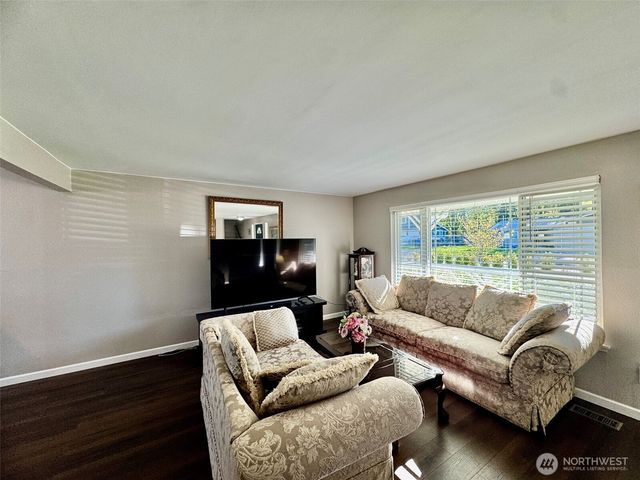 7711 40th Avenue Ct E, Tacoma, WA 98443