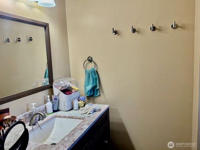 7711 40th Avenue Ct E, Tacoma, WA 98443