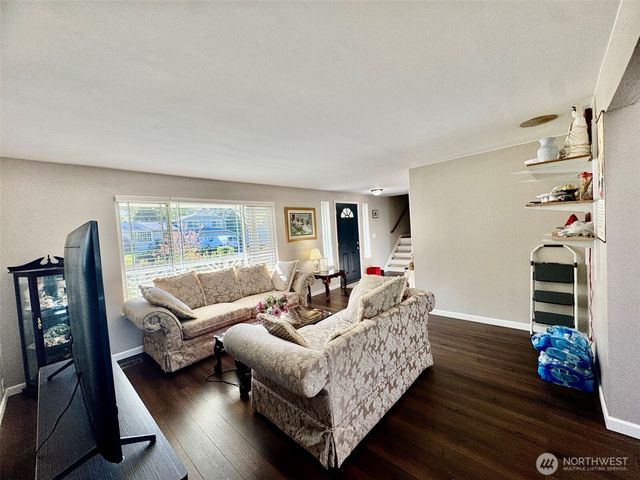 7711 40th Avenue Ct E, Tacoma, WA 98443