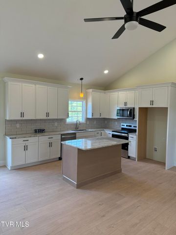 95 Sand Valley Road, Jonesborough, TN 37659