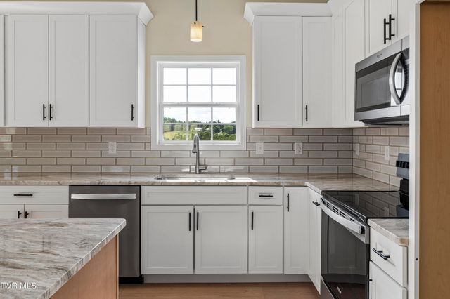 95 Sand Valley Road, Jonesborough, TN 37659