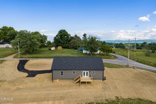 95 Sand Valley Road, Jonesborough, TN 37659