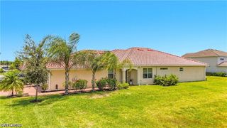 2558 Vine AVE, Naples, FL 34120