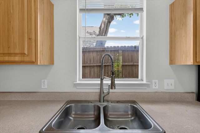 7002 Bennett Ave, Austin, TX 78752