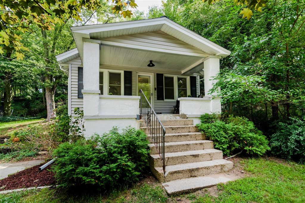 1054 Haines Street, Grand Rapids, MI 49504