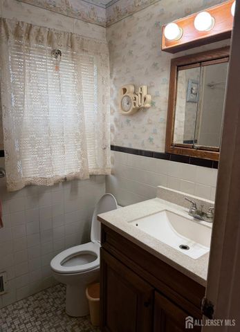 1085 Andrews Drive, Perth Amboy, NJ 08861