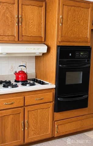1085 Andrews Drive, Perth Amboy, NJ 08861