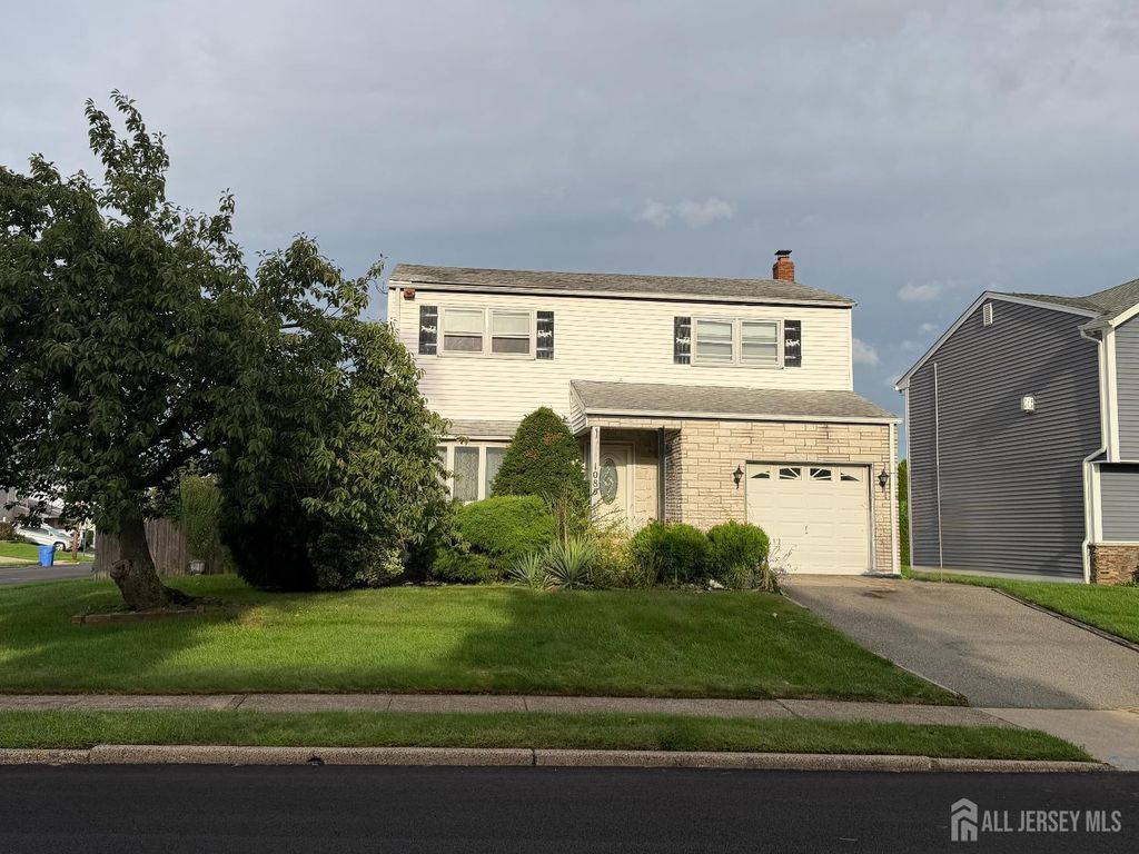 1085 Andrews Drive, Perth Amboy, NJ 08861