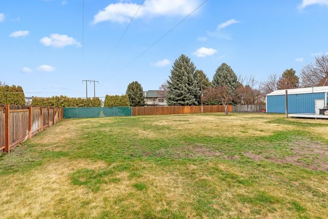 13207 E Boone Ave, Spokane, WA 99216