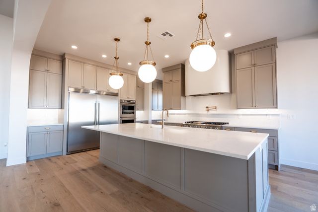 425 E FORREST PADDOCK DR, Washington, UT 84780