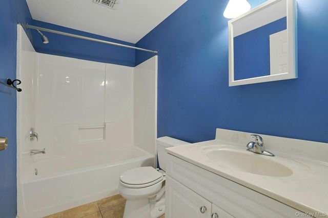 60 Alexander Court, Nanuet, NY 10954