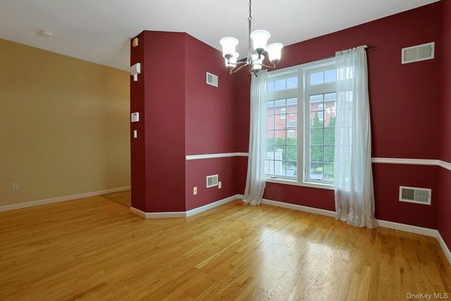 60 Alexander Court, Nanuet, NY 10954