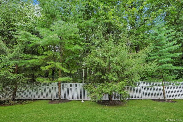 60 Alexander Court, Nanuet, NY 10954