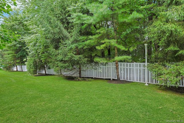 60 Alexander Court, Nanuet, NY 10954