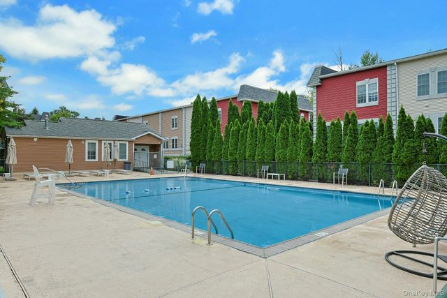 60 Alexander Court, Nanuet, NY 10954