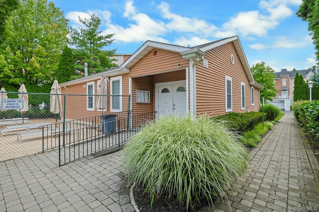 60 Alexander Court, Nanuet, NY 10954