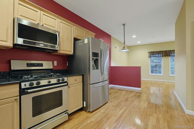 60 Alexander Court, Nanuet, NY 10954