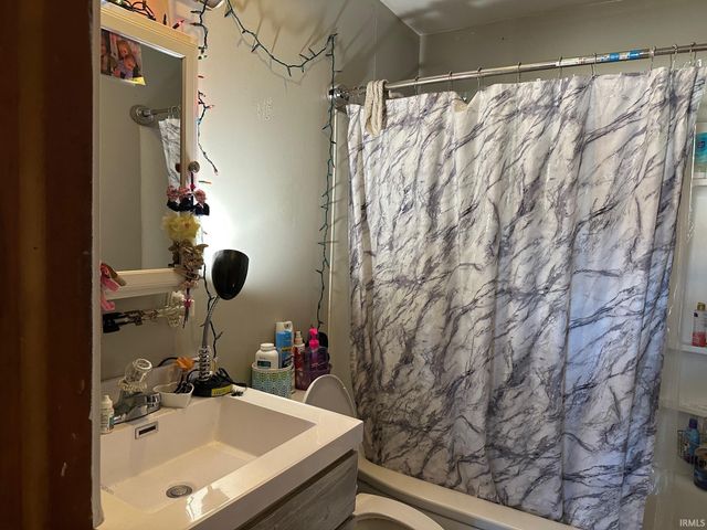 1805 E 20 th Street, Muncie, IN 47302