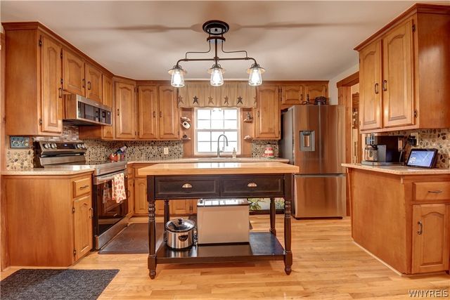 5175 Thompson Road, Clarence, NY 14031