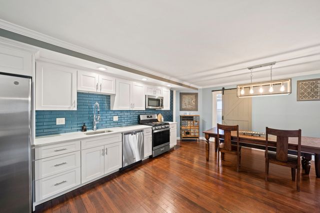 3 Lincoln St, Hull, MA 02045