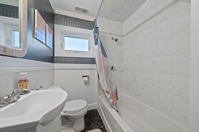 3 Lincoln St, Hull, MA 02045