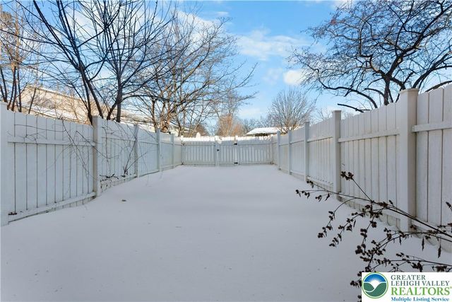 1713 Barrett Drive, Bethlehem City, PA 18017