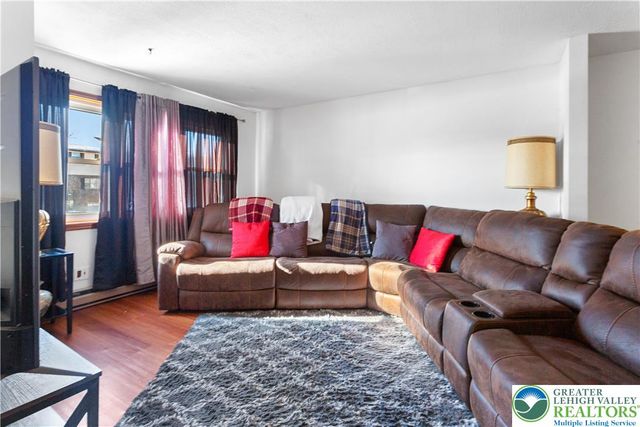 1713 Barrett Drive, Bethlehem City, PA 18017