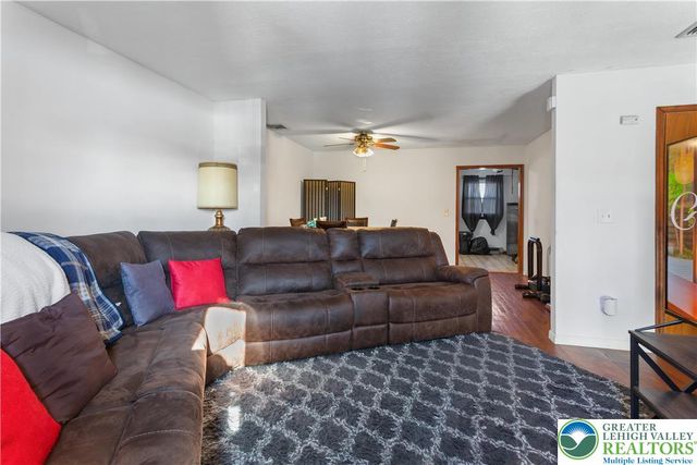 1713 Barrett Drive, Bethlehem City, PA 18017