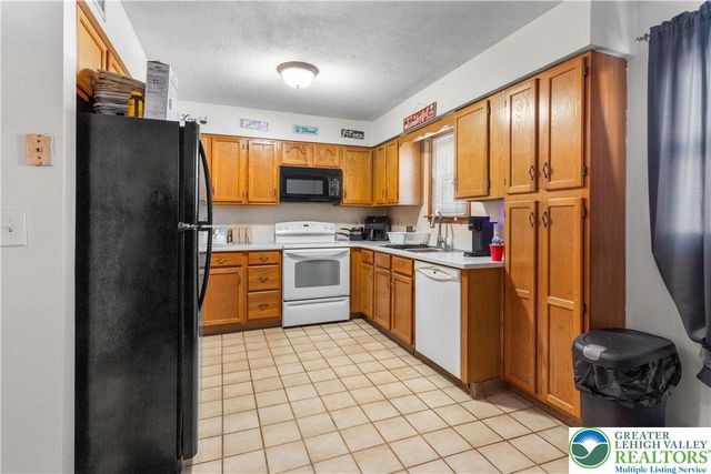 1713 Barrett Drive, Bethlehem City, PA 18017