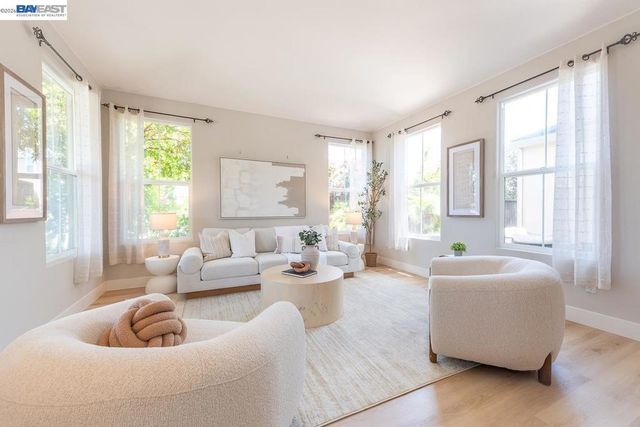 2700 Spindrift Ct, Hayward, CA 94545
