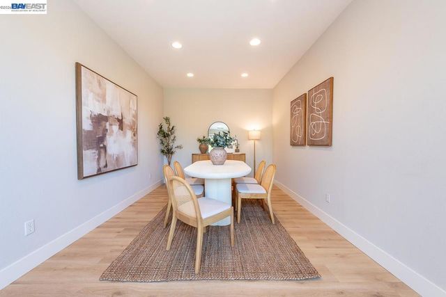 2700 Spindrift Ct, Hayward, CA 94545