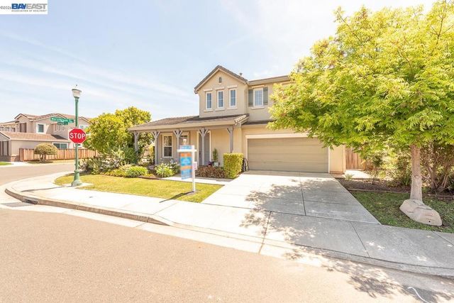 2700 Spindrift Ct, Hayward, CA 94545
