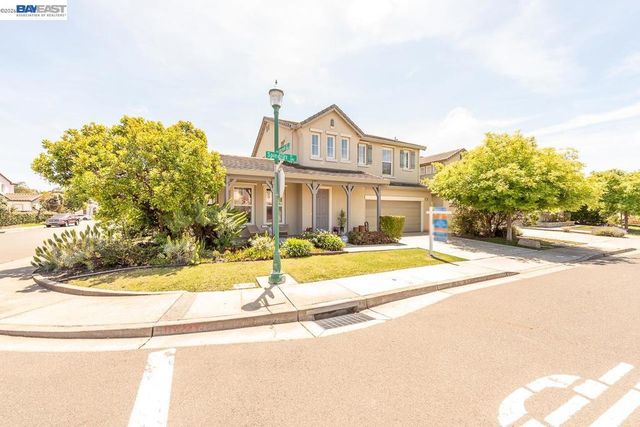 2700 Spindrift Ct, Hayward, CA 94545