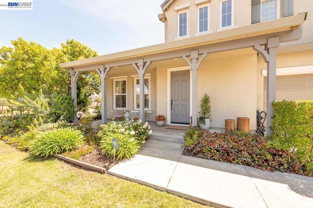 2700 Spindrift Ct, Hayward, CA 94545