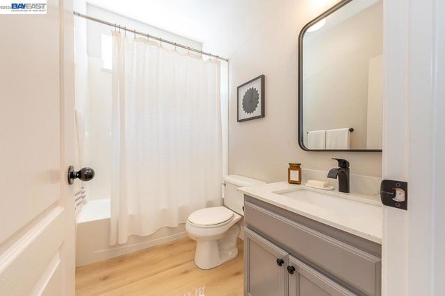 2700 Spindrift Ct, Hayward, CA 94545