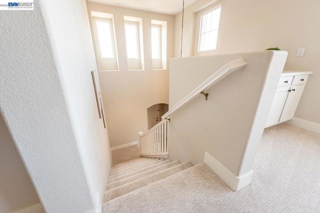 2700 Spindrift Ct, Hayward, CA 94545