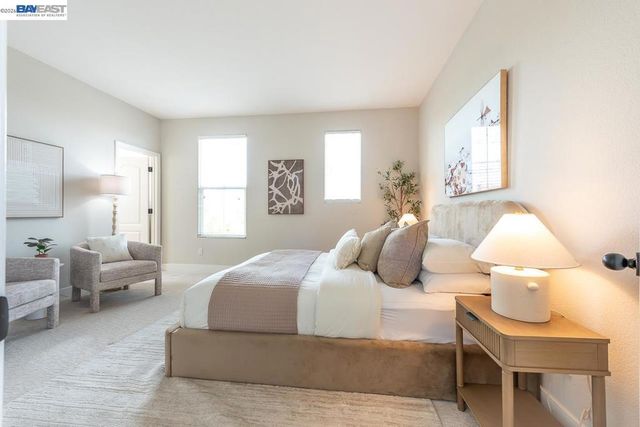 2700 Spindrift Ct, Hayward, CA 94545