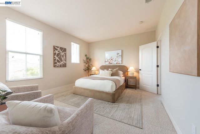 2700 Spindrift Ct, Hayward, CA 94545