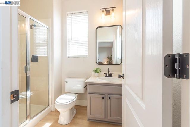 2700 Spindrift Ct, Hayward, CA 94545