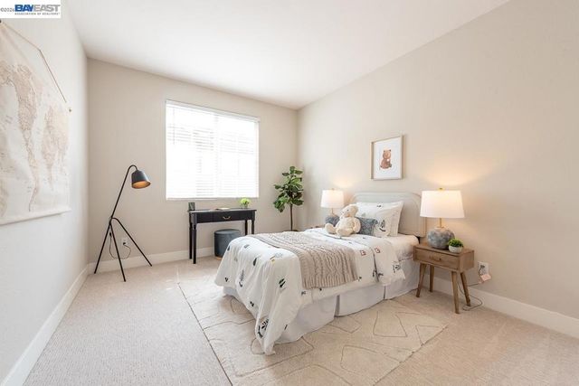 2700 Spindrift Ct, Hayward, CA 94545