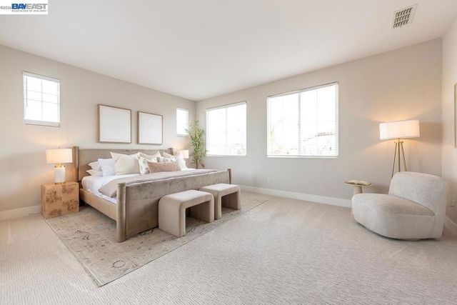 2700 Spindrift Ct, Hayward, CA 94545
