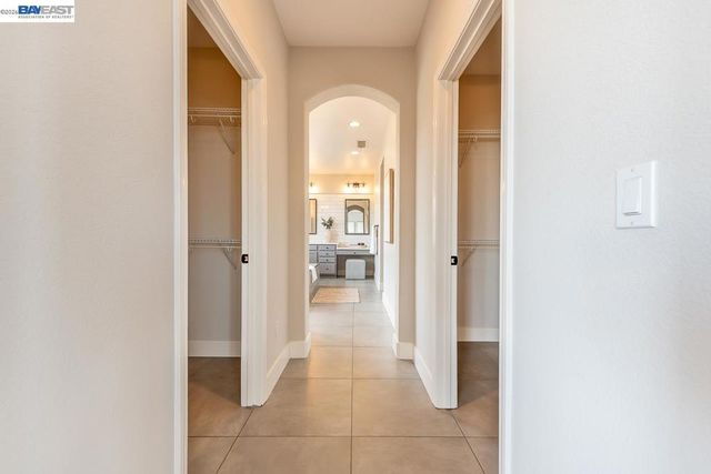 2700 Spindrift Ct, Hayward, CA 94545
