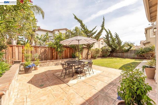 2700 Spindrift Ct, Hayward, CA 94545