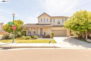 2700 Spindrift Ct, Hayward, CA 94545