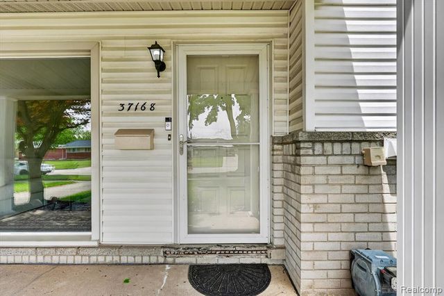 37168 Vincent Street, Westland, MI 48186