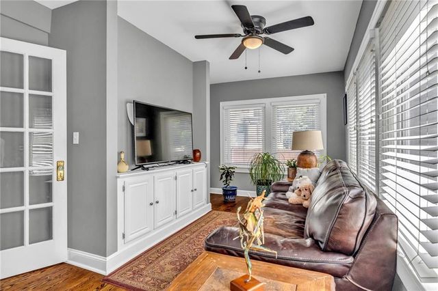 4975 Ward Parkway Boulevard, Kansas City, MO 64112