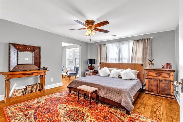 4975 Ward Parkway Boulevard, Kansas City, MO 64112