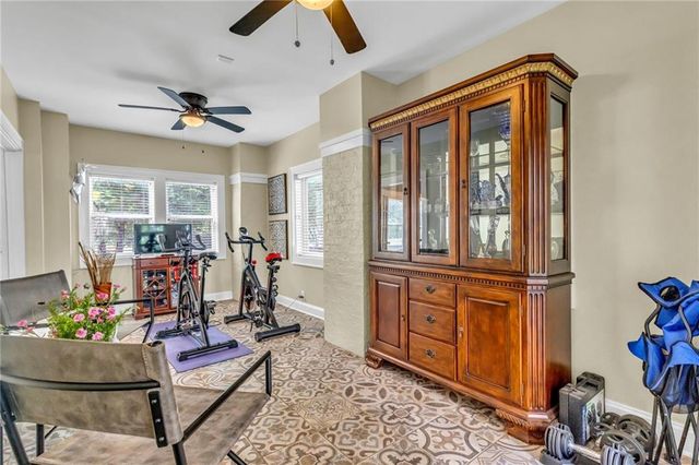 4975 Ward Parkway Boulevard, Kansas City, MO 64112
