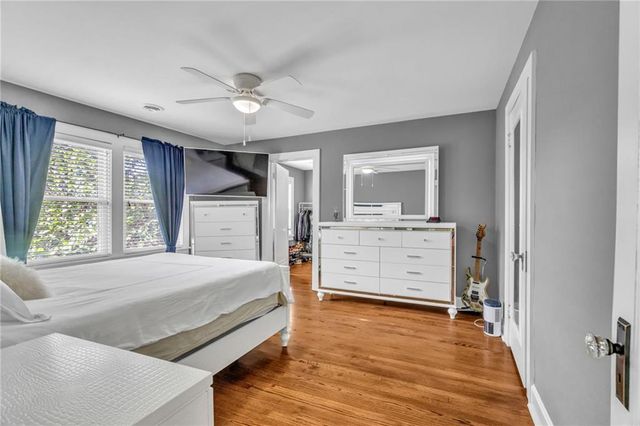 4975 Ward Parkway Boulevard, Kansas City, MO 64112