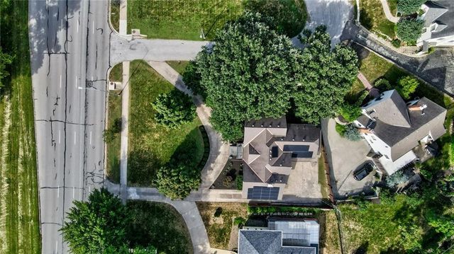 4975 Ward Parkway, Kansas City, MO 64112